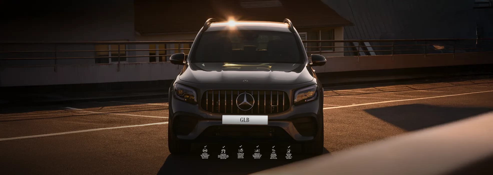 Mercedes-AMG-GLB-35-Banners